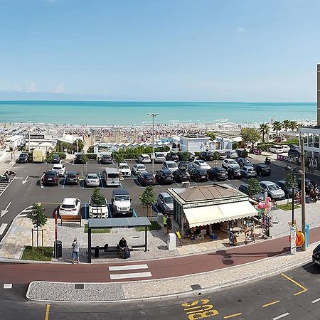 Hotel Sorriso - Molto Piu Di Una Stella Riccione Eksteriør billede