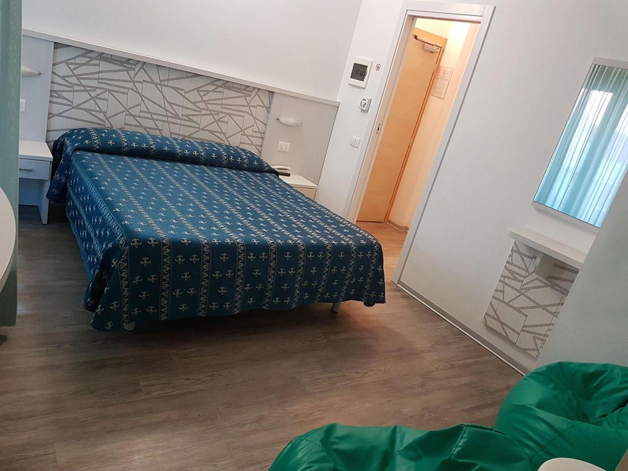 Hotel Sorriso - Molto Piu Di Una Stella Riccione Eksteriør billede