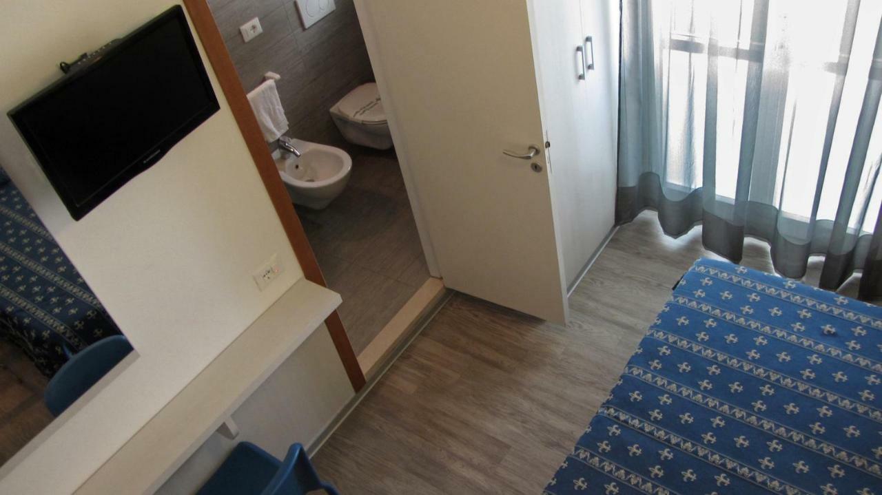 Hotel Sorriso - Molto Piu Di Una Stella Riccione Eksteriør billede